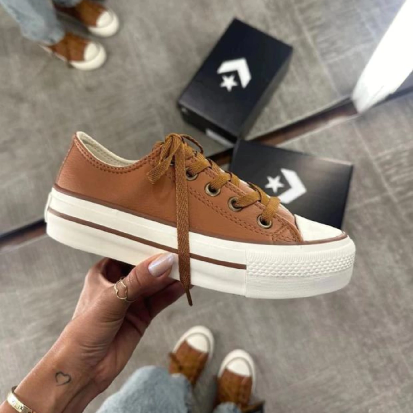 Tênis All Star Caramelo de Couro [Brinde: Palmilha Ortopédica]